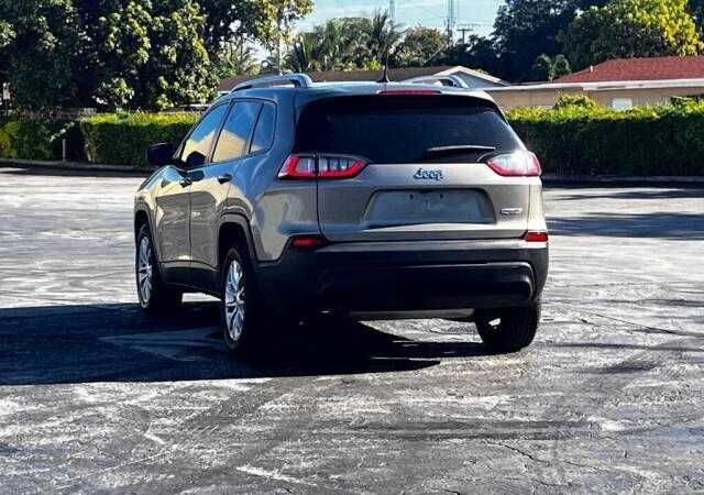 Сірий Джип Cherokee, об'ємом двигуна 2.4 л та пробігом 32 тис. км за 4200 $, фото 2 на Automoto.ua