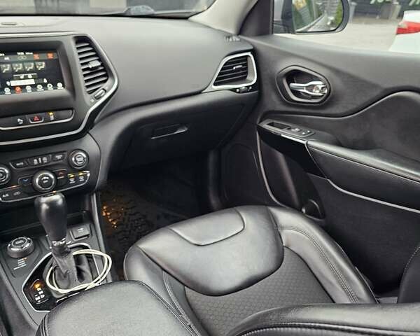 Серый Джип Чероки, объемом двигателя 2.36 л и пробегом 103 тыс. км за 21300 $, фото 11 на Automoto.ua