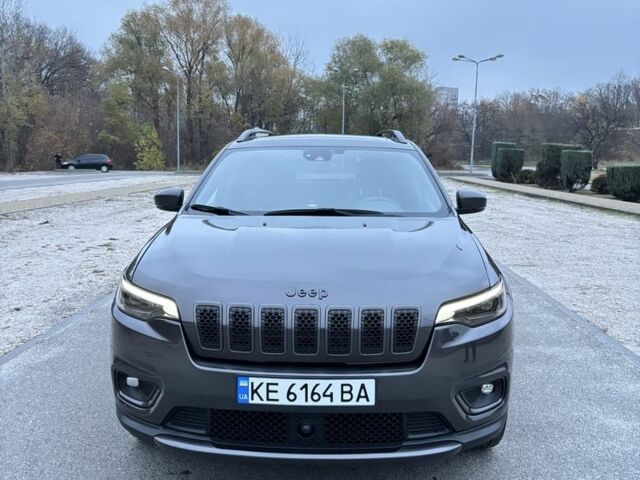Серый Джип Чероки, объемом двигателя 3.2 л и пробегом 43 тыс. км за 21800 $, фото 1 на Automoto.ua