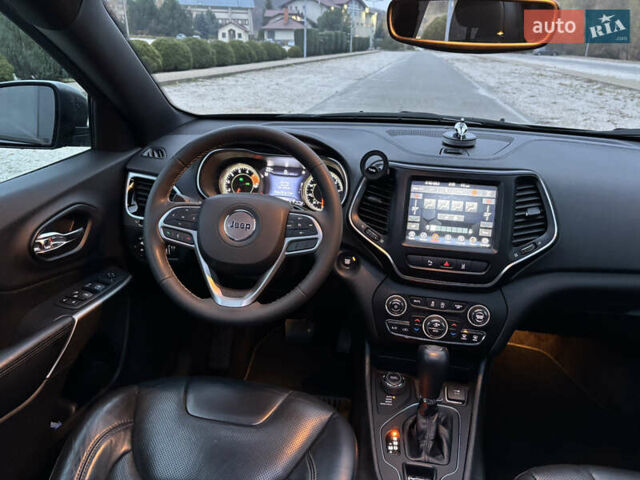 Сірий Джип Cherokee, об'ємом двигуна 3.24 л та пробігом 43 тис. км за 19199 $, фото 9 на Automoto.ua