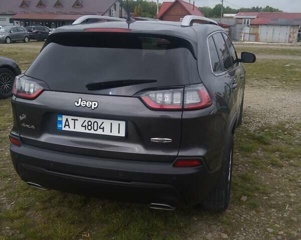 Серый Джип Чероки, объемом двигателя 3.2 л и пробегом 72 тыс. км за 18000 $, фото 1 на Automoto.ua