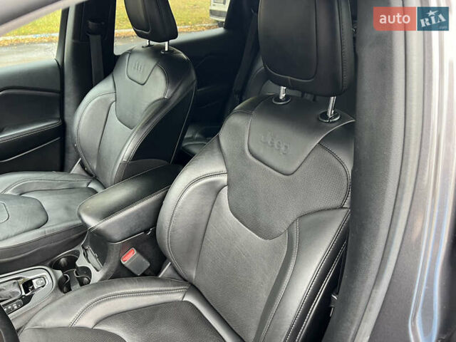 Сірий Джип Cherokee, об'ємом двигуна 3.2 л та пробігом 121 тис. км за 17800 $, фото 28 на Automoto.ua