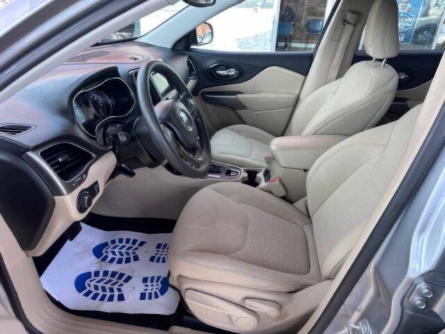 Сірий Джип Cherokee, об'ємом двигуна 2.4 л та пробігом 18 тис. км за 12300 $, фото 7 на Automoto.ua