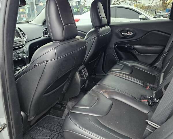 Серый Джип Чероки, объемом двигателя 2.36 л и пробегом 103 тыс. км за 21300 $, фото 10 на Automoto.ua