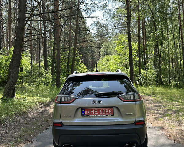 Серый Джип Чероки, объемом двигателя 3.24 л и пробегом 59 тыс. км за 18699 $, фото 2 на Automoto.ua