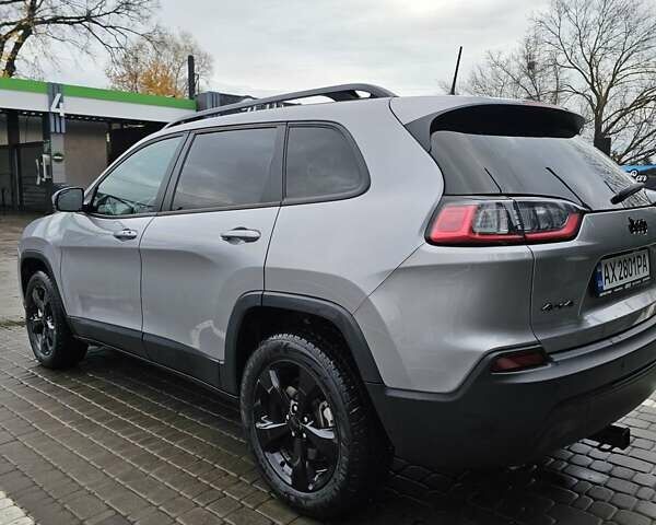 Серый Джип Чероки, объемом двигателя 2.36 л и пробегом 103 тыс. км за 21300 $, фото 1 на Automoto.ua