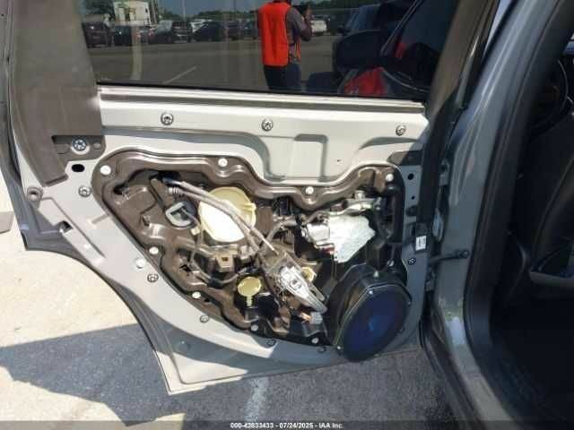 Сірий Джип Cherokee, об'ємом двигуна 0 л та пробігом 33 тис. км за 4250 $, фото 15 на Automoto.ua