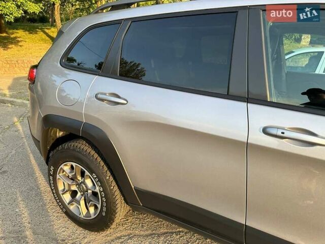 Сірий Джип Cherokee, об'ємом двигуна 3.24 л та пробігом 98 тис. км за 25900 $, фото 16 на Automoto.ua