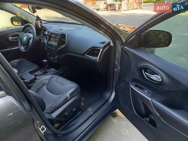 Сірий Джип Cherokee, об'ємом двигуна 3.24 л та пробігом 21 тис. км за 20400 $, фото 22 на Automoto.ua