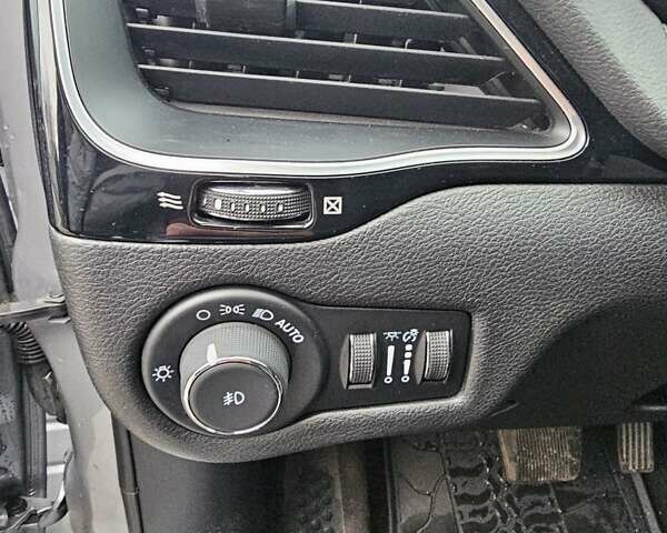 Серый Джип Чероки, объемом двигателя 2.36 л и пробегом 103 тыс. км за 21300 $, фото 15 на Automoto.ua