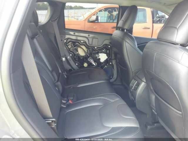 Сірий Джип Cherokee, об'ємом двигуна 0 л та пробігом 33 тис. км за 4250 $, фото 6 на Automoto.ua