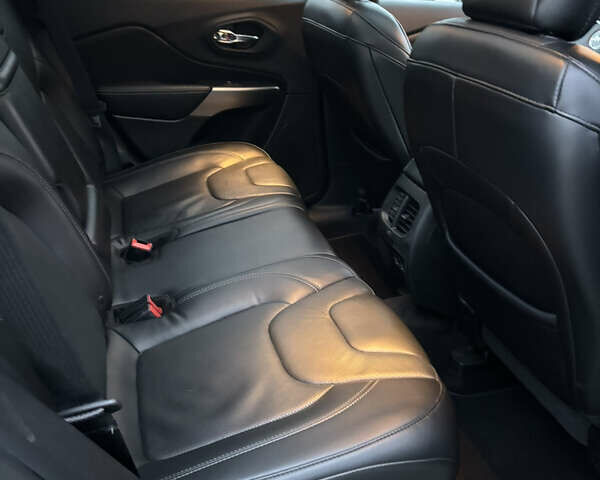 Серый Джип Чероки, объемом двигателя 3.24 л и пробегом 43 тыс. км за 21800 $, фото 10 на Automoto.ua