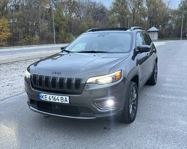 Сірий Джип Cherokee, об'ємом двигуна 3.24 л та пробігом 43 тис. км за 19199 $, фото 22 на Automoto.ua