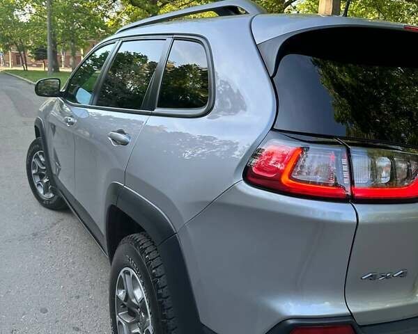Сірий Джип Cherokee, об'ємом двигуна 3.24 л та пробігом 98 тис. км за 25900 $, фото 31 на Automoto.ua