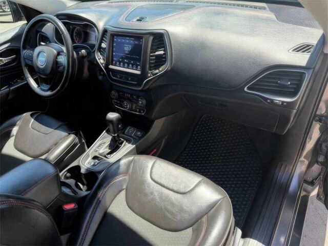 Сірий Джип Cherokee, об'ємом двигуна 3.2 л та пробігом 33 тис. км за 5700 $, фото 5 на Automoto.ua