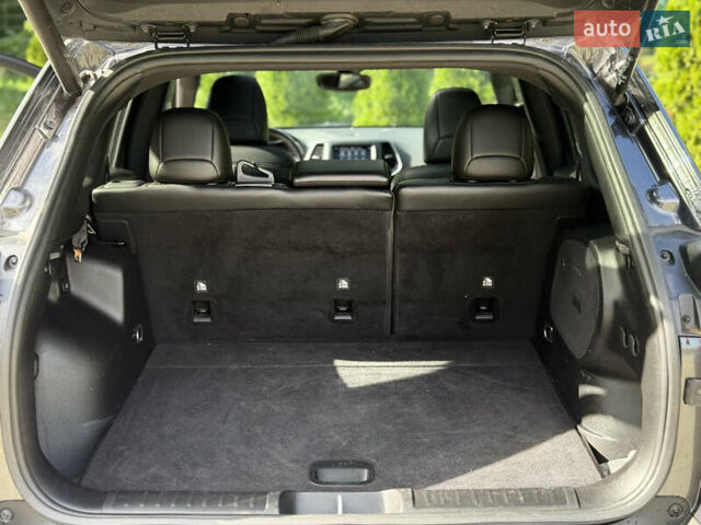 Серый Джип Чероки, объемом двигателя 3.24 л и пробегом 93 тыс. км за 23200 $, фото 12 на Automoto.ua