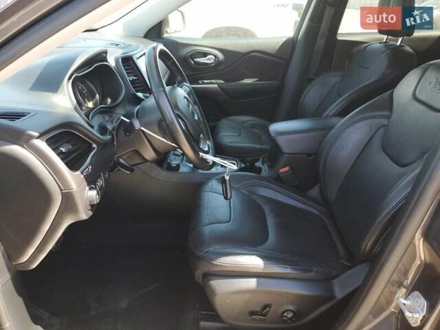 Джип Cherokee 2021 у Львові на Automoto.ua Сірий Джип Cherokee, об'ємом двигуна 3.24 л та пробігом 62 тис. км за 3000 $, фото 4 на Automoto.ua