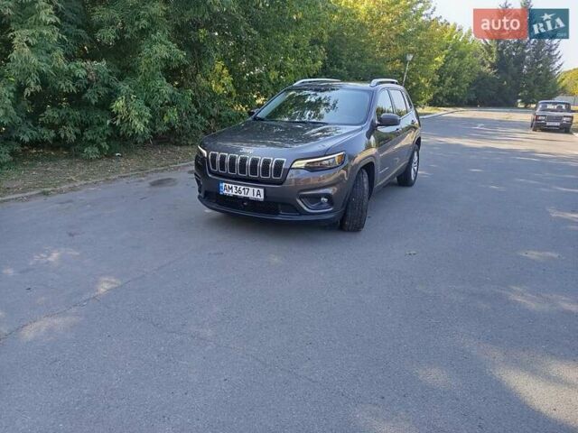 Сірий Джип Cherokee, об'ємом двигуна 3.24 л та пробігом 21 тис. км за 20400 $, фото 7 на Automoto.ua