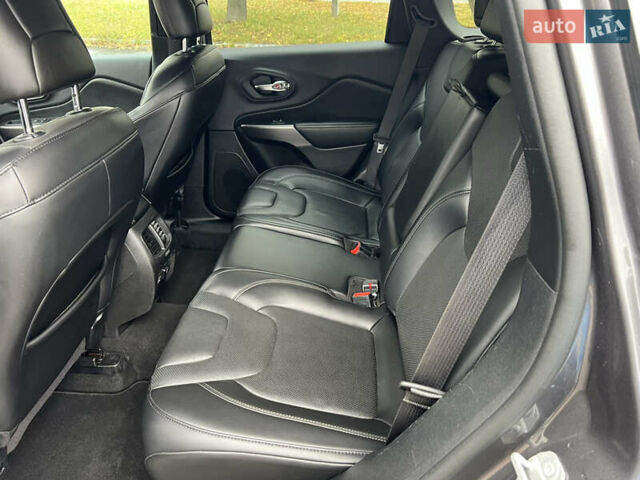 Сірий Джип Cherokee, об'ємом двигуна 3.2 л та пробігом 121 тис. км за 17800 $, фото 29 на Automoto.ua