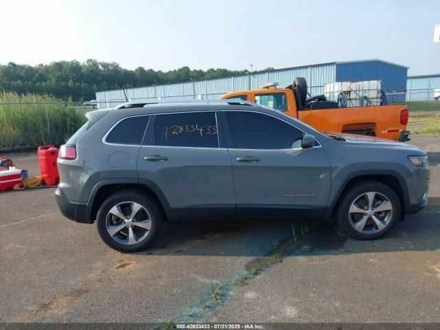 Сірий Джип Cherokee, об'ємом двигуна 0 л та пробігом 33 тис. км за 4250 $, фото 12 на Automoto.ua