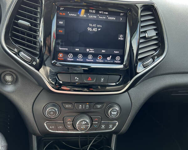 Джип Чероки 2021 в Броварах на Automoto.ua Серый Джип Чероки, объемом двигателя 3.24 л и пробегом 117 тыс. км за 20300 $, фото 5 на Automoto.ua