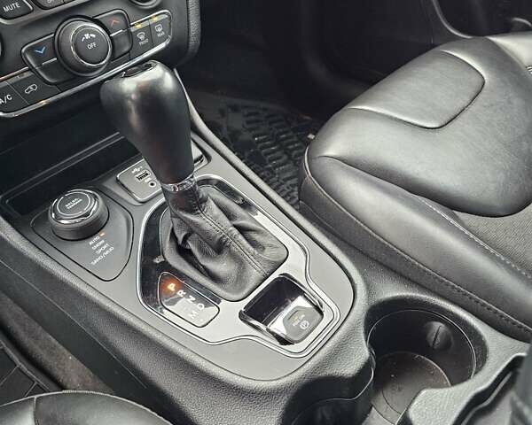 Серый Джип Чероки, объемом двигателя 2.36 л и пробегом 103 тыс. км за 21300 $, фото 21 на Automoto.ua