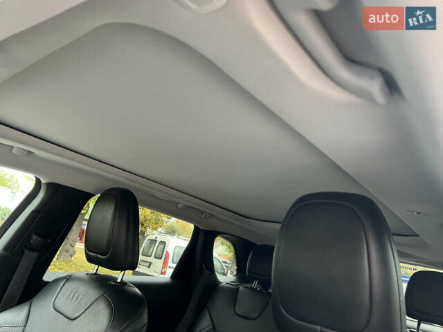 Сірий Джип Cherokee, об'ємом двигуна 3.2 л та пробігом 121 тис. км за 17800 $, фото 27 на Automoto.ua