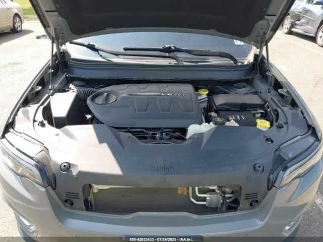 Сірий Джип Cherokee, об'ємом двигуна 0 л та пробігом 33 тис. км за 4250 $, фото 8 на Automoto.ua