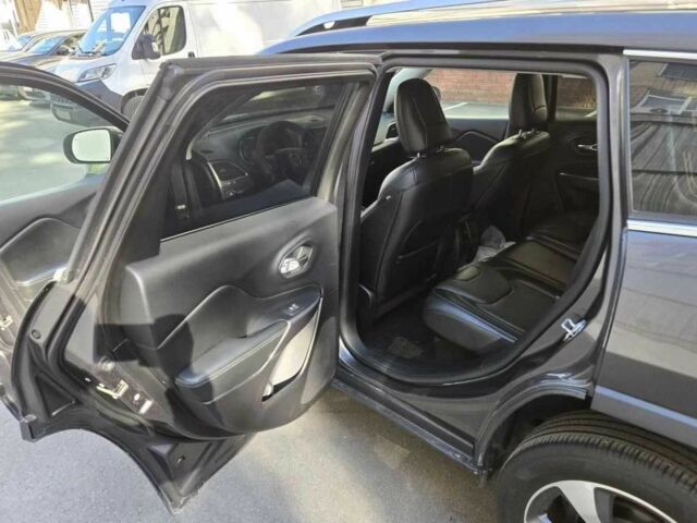 Сірий Джип Cherokee, об'ємом двигуна 2.4 л та пробігом 74 тис. км за 11000 $, фото 8 на Automoto.ua