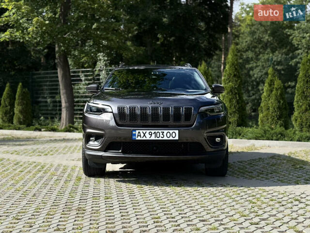 Серый Джип Чероки, объемом двигателя 3.24 л и пробегом 93 тыс. км за 23200 $, фото 2 на Automoto.ua