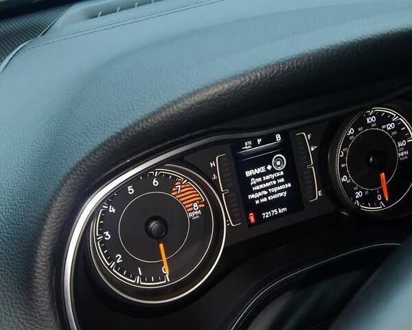 Серый Джип Чероки, объемом двигателя 3.2 л и пробегом 72 тыс. км за 18000 $, фото 4 на Automoto.ua