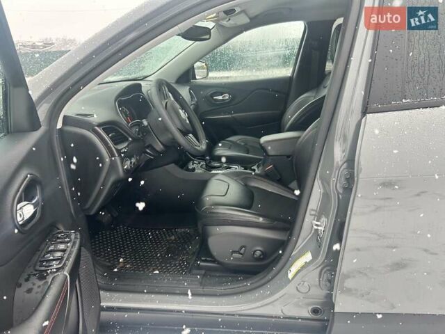 Серый Джип Чероки, объемом двигателя 3.24 л и пробегом 22 тыс. км за 25000 $, фото 11 на Automoto.ua