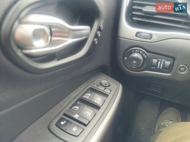 Серый Джип Чероки, объемом двигателя 3.24 л и пробегом 82 тыс. км за 28000 $, фото 13 на Automoto.ua