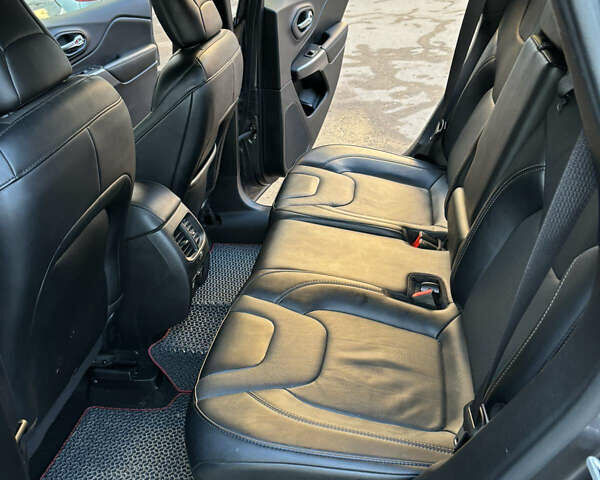 Серый Джип Чероки, объемом двигателя 3.24 л и пробегом 33 тыс. км за 19800 $, фото 16 на Automoto.ua