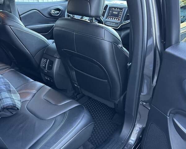 Серый Джип Чероки, объемом двигателя 3.2 л и пробегом 49 тыс. км за 22500 $, фото 20 на Automoto.ua