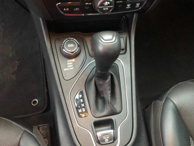 Сірий Джип Cherokee, об'ємом двигуна 3.2 л та пробігом 25 тис. км за 20000 $, фото 5 на Automoto.ua