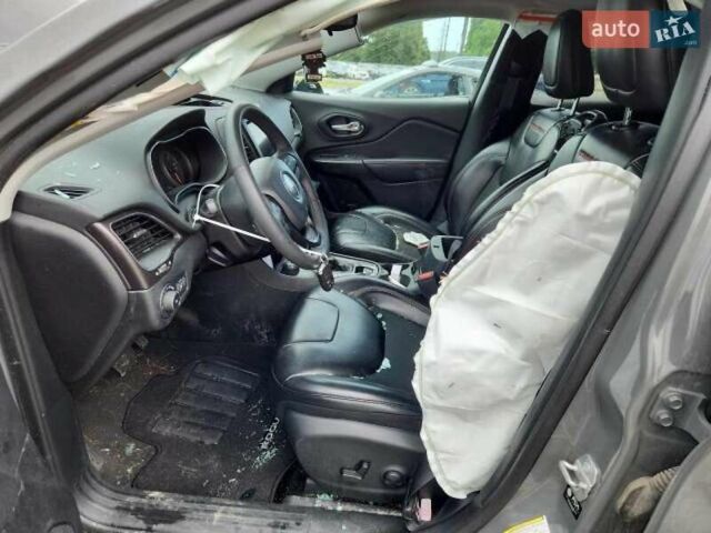 Серый Джип Чероки, объемом двигателя 3.2 л и пробегом 154 тыс. км за 9000 $, фото 10 на Automoto.ua