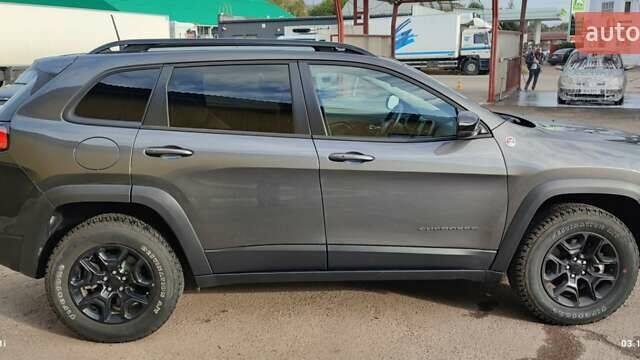 Сірий Джип Cherokee, об'ємом двигуна 3.24 л та пробігом 33 тис. км за 26000 $, фото 7 на Automoto.ua