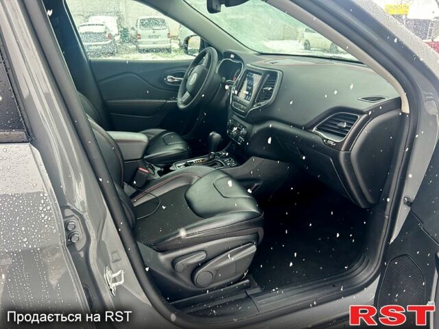 Сірий Джип Cherokee, об'ємом двигуна 3.2 л та пробігом 22 тис. км за 25200 $, фото 8 на Automoto.ua