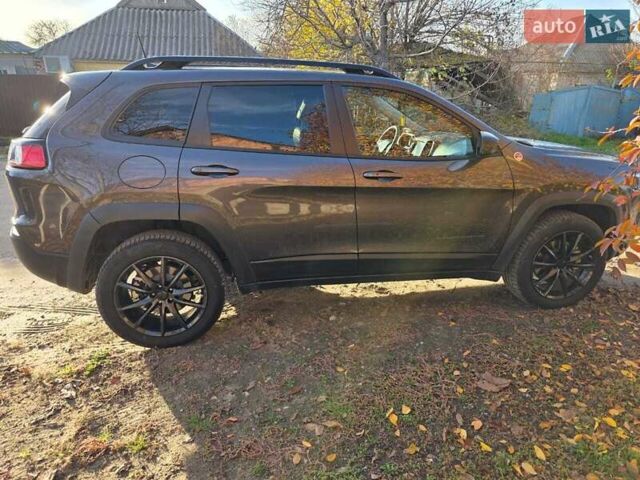Серый Джип Чероки, объемом двигателя 3.24 л и пробегом 43 тыс. км за 27000 $, фото 10 на Automoto.ua