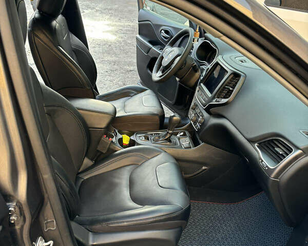 Серый Джип Чероки, объемом двигателя 3.24 л и пробегом 33 тыс. км за 19800 $, фото 25 на Automoto.ua