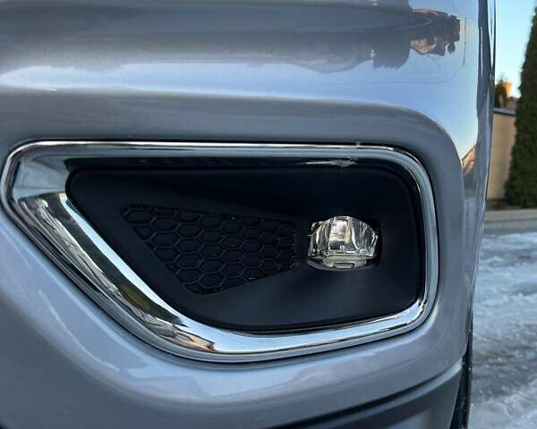 Сірий Джип Cherokee, об'ємом двигуна 3.24 л та пробігом 17 тис. км за 22950 $, фото 12 на Automoto.ua
