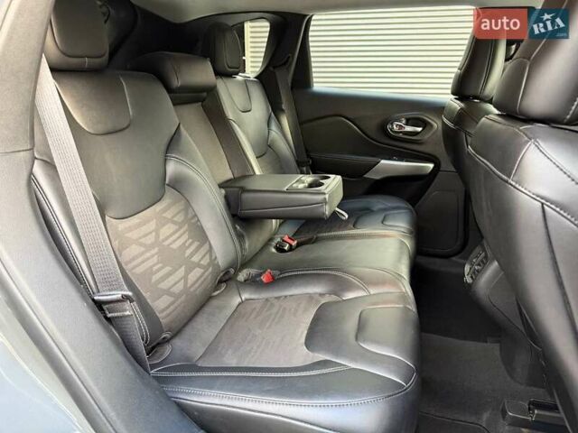 Серый Джип Чероки, объемом двигателя 3.24 л и пробегом 58 тыс. км за 23990 $, фото 12 на Automoto.ua