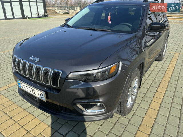 Серый Джип Чероки, объемом двигателя 3.24 л и пробегом 33 тыс. км за 19800 $, фото 3 на Automoto.ua