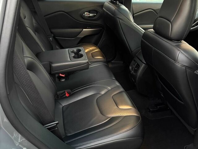 Сірий Джип Cherokee, об'ємом двигуна 3.2 л та пробігом 55 тис. км за 21800 $, фото 14 на Automoto.ua