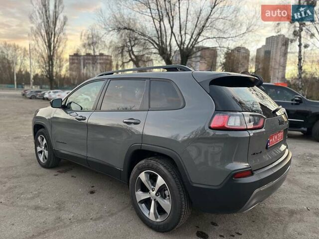 Сірий Джип Cherokee, об'ємом двигуна 3.24 л та пробігом 55 тис. км за 21800 $, фото 1 на Automoto.ua