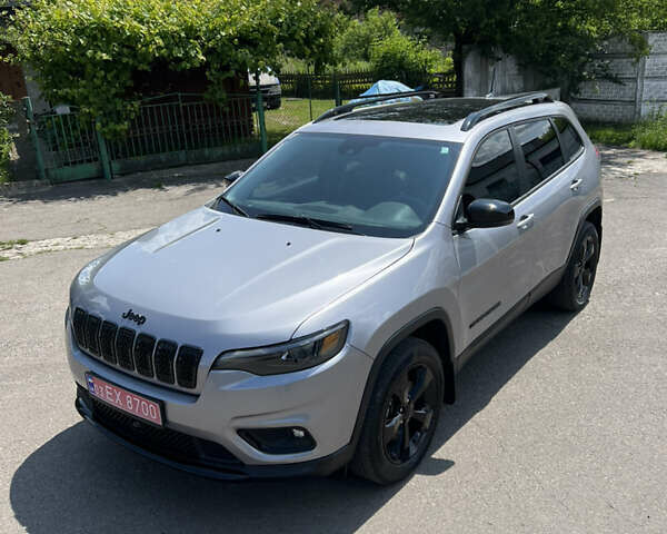 Сірий Джип Cherokee, об'ємом двигуна 3.2 л та пробігом 93 тис. км за 19999 $, фото 2 на Automoto.ua
