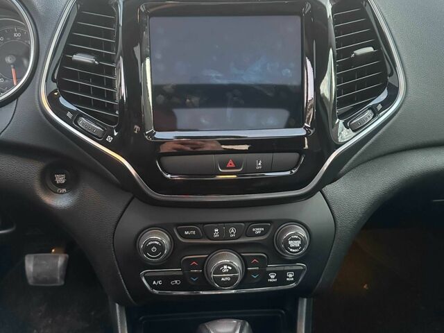 Серый Джип Чероки, объемом двигателя 3.2 л и пробегом 55 тыс. км за 21800 $, фото 13 на Automoto.ua