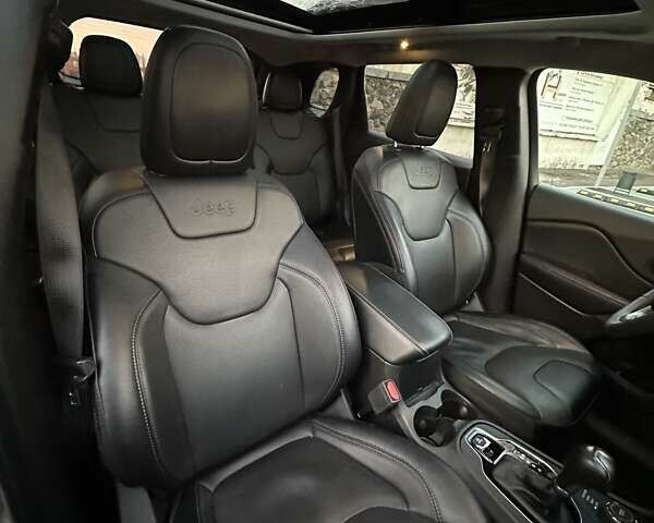 Сірий Джип Cherokee, об'ємом двигуна 3.24 л та пробігом 55 тис. км за 21800 $, фото 16 на Automoto.ua