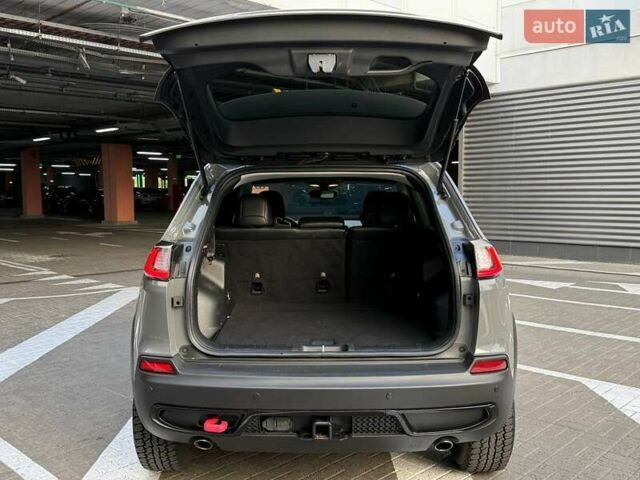 Серый Джип Чероки, объемом двигателя 3.24 л и пробегом 58 тыс. км за 23990 $, фото 9 на Automoto.ua